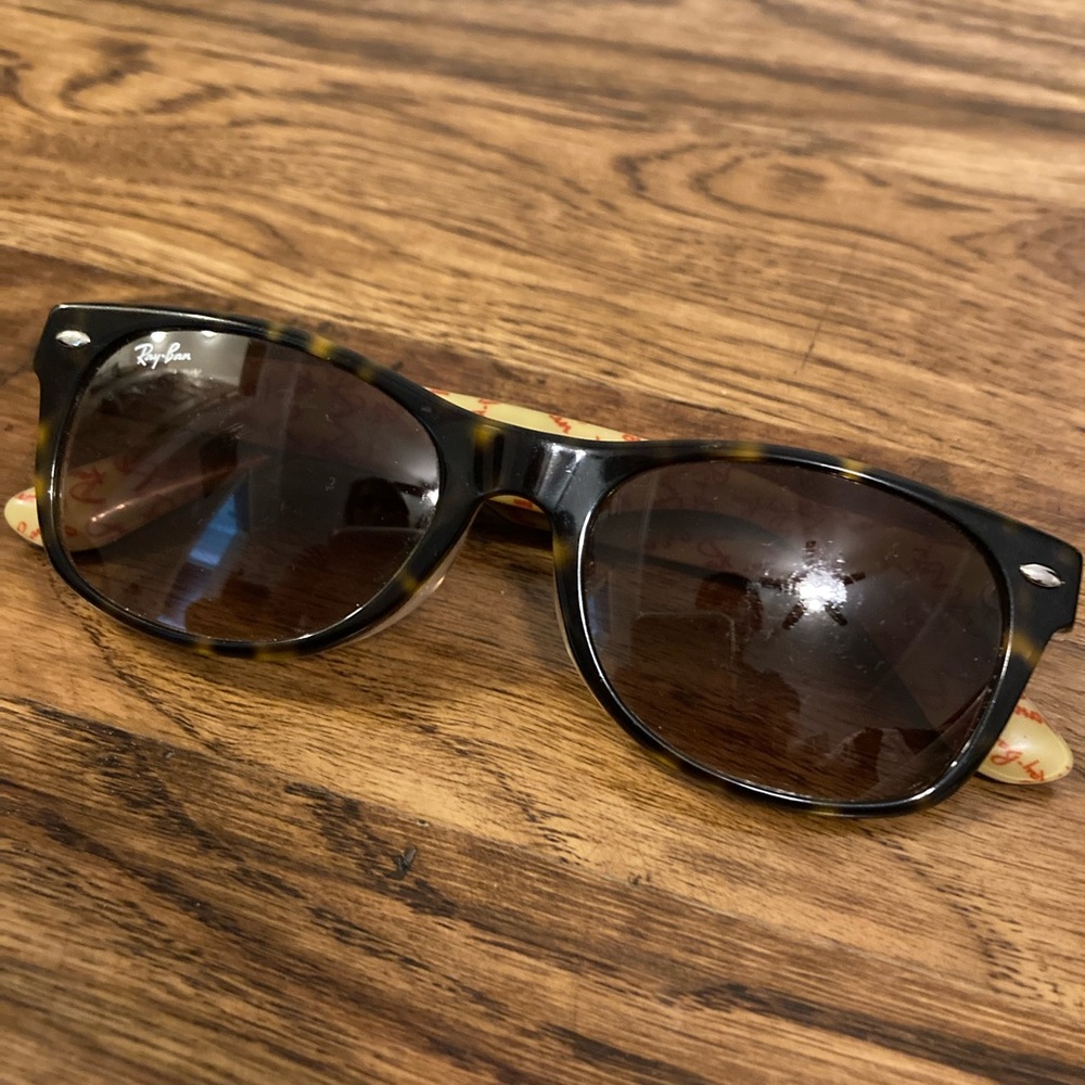 Ray Ban